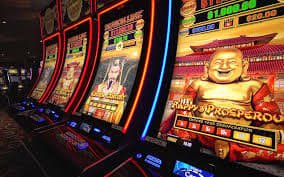 Người chơi đang tận hưởng sảnh game trực tuyến của 789pp trên điện thoại